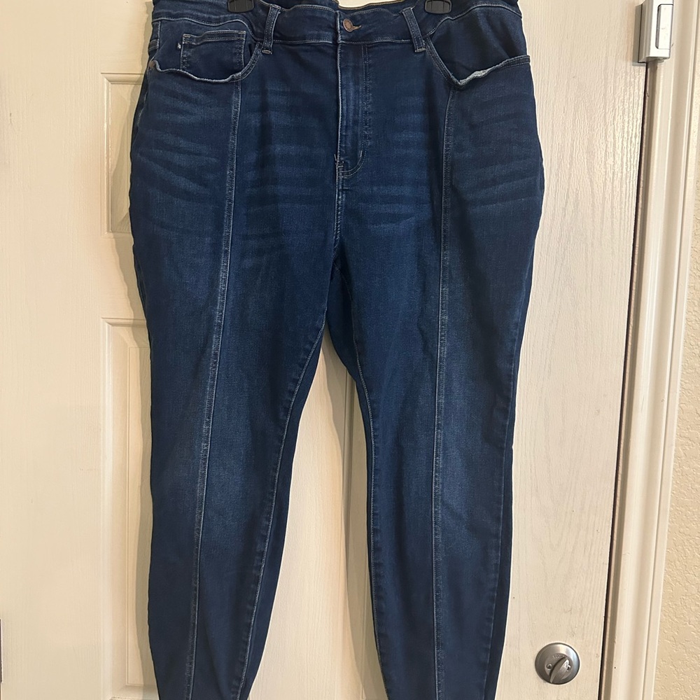 Judy Blue Dark Wash Skinny Jeans